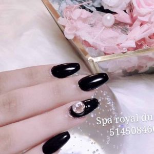 Professional Nail Salon near Downtown Montreal