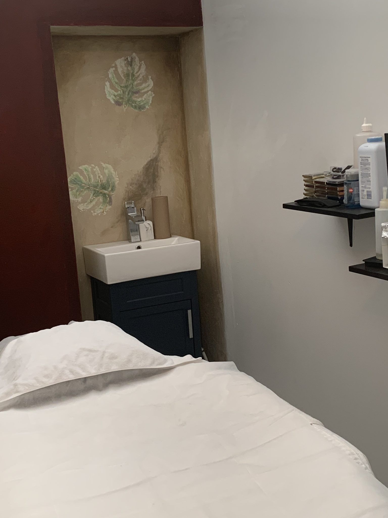 Massage and facial room at Spa Royal du Jour